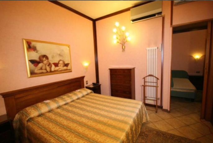 Hotel Italia City Center Мантова Екстериор снимка