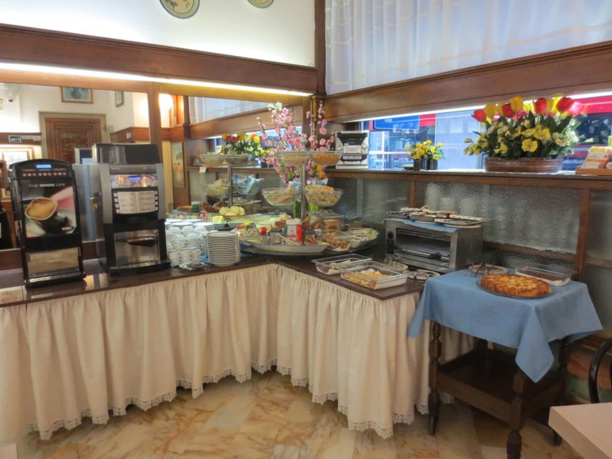 Hotel Italia City Center Мантова Екстериор снимка