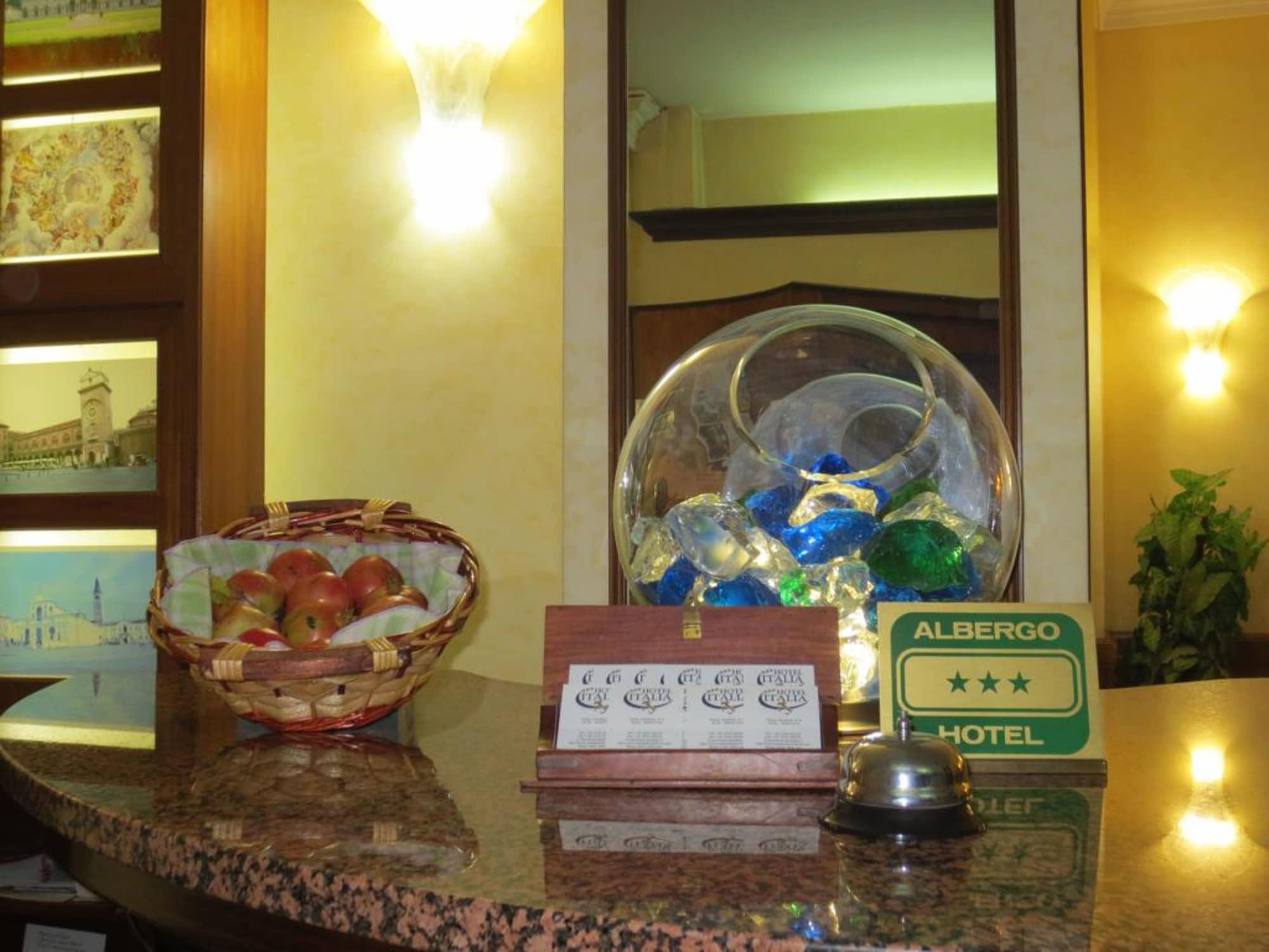 Hotel Italia City Center Мантова Екстериор снимка