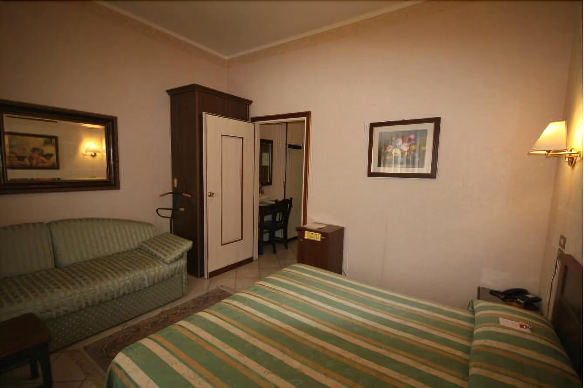 Hotel Italia City Center Мантова Екстериор снимка