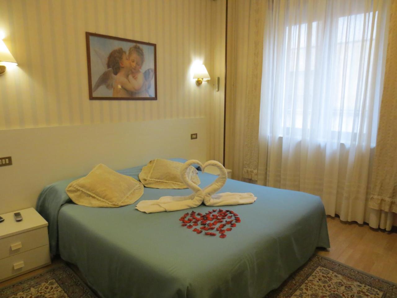 Hotel Italia City Center Мантова Екстериор снимка