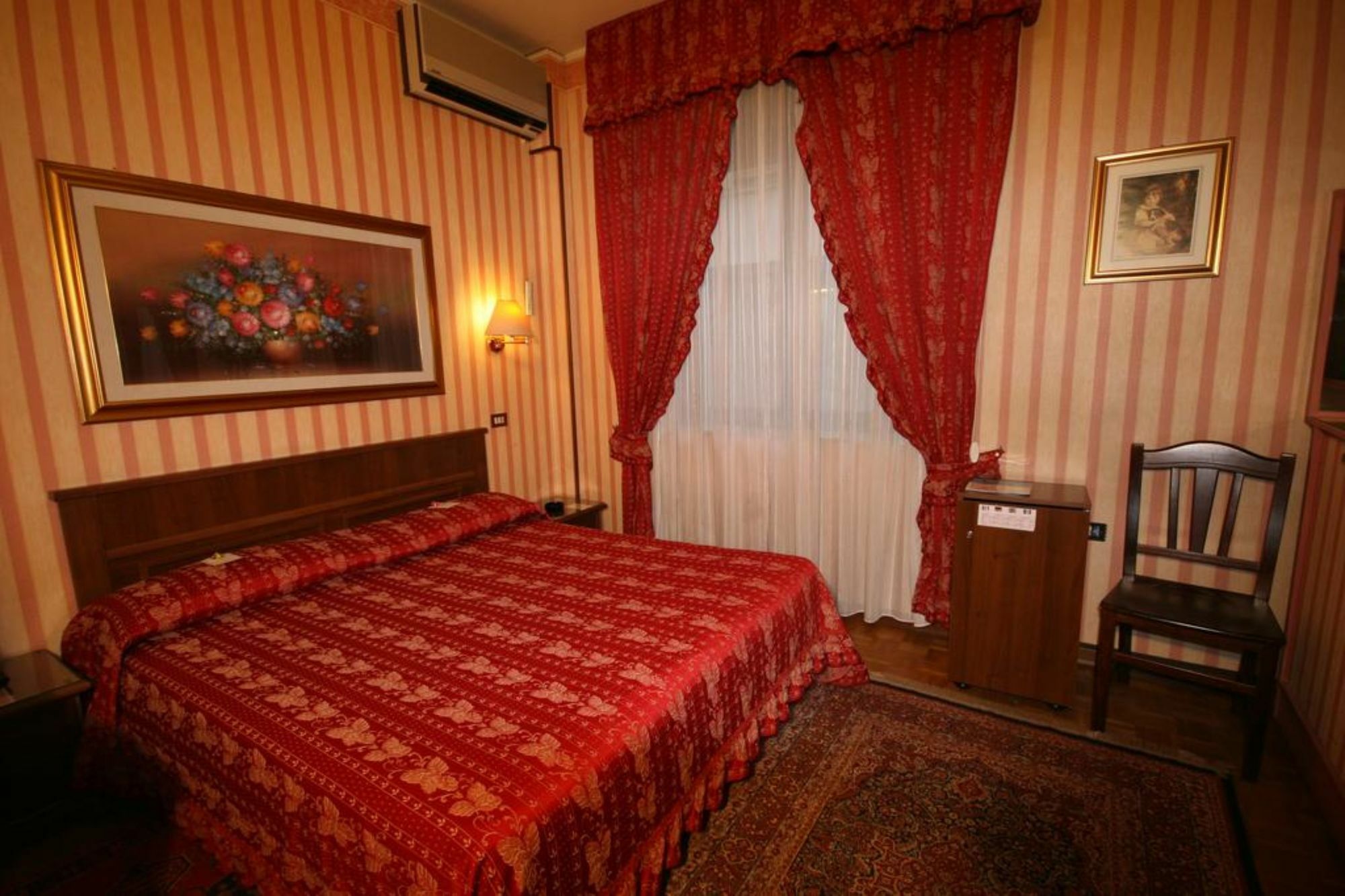 Hotel Italia City Center Мантова Екстериор снимка